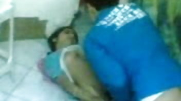 একটা ঘুমন্ত বোন একটা ভাই যার জন্য ...